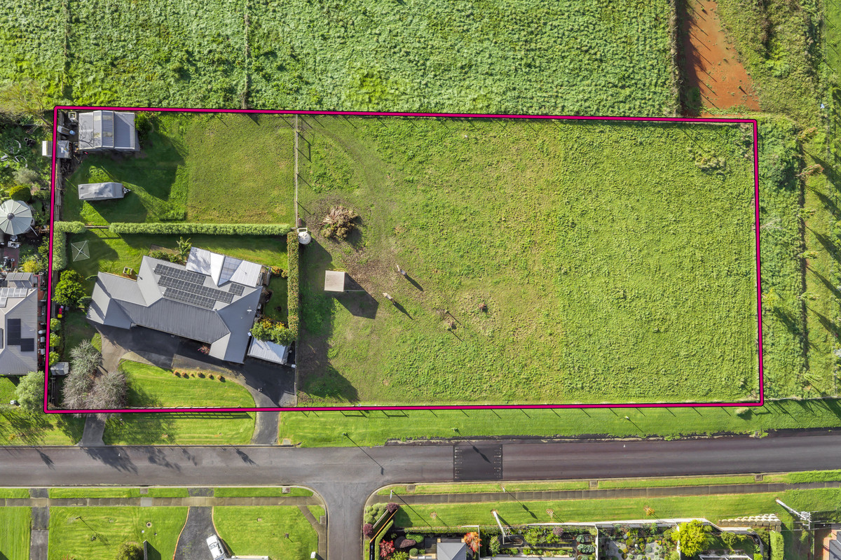 Space, Views & Future Potential on 6,132m² in Town