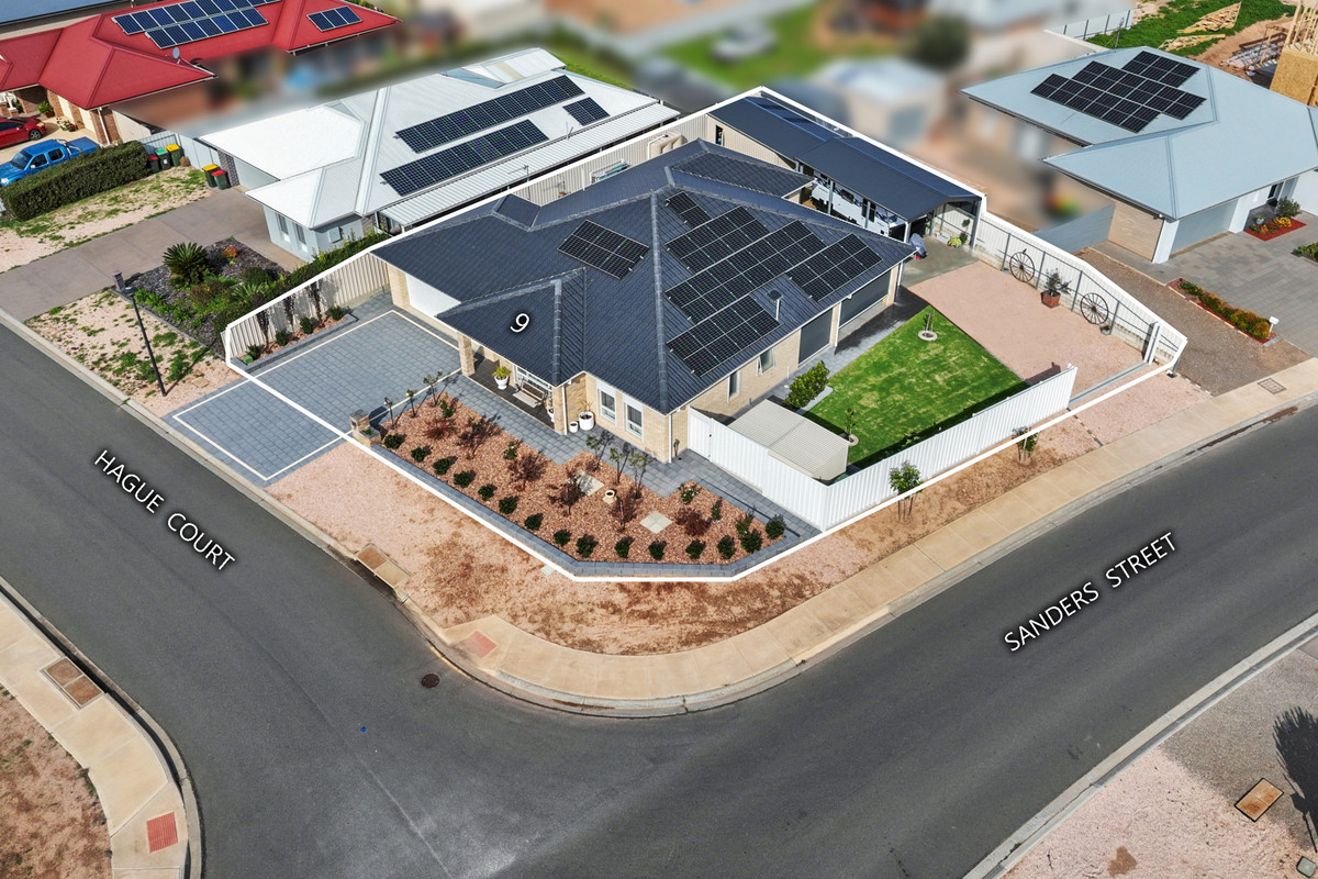Stylish Coastal Living with Caravan Access, Solar & Shedding