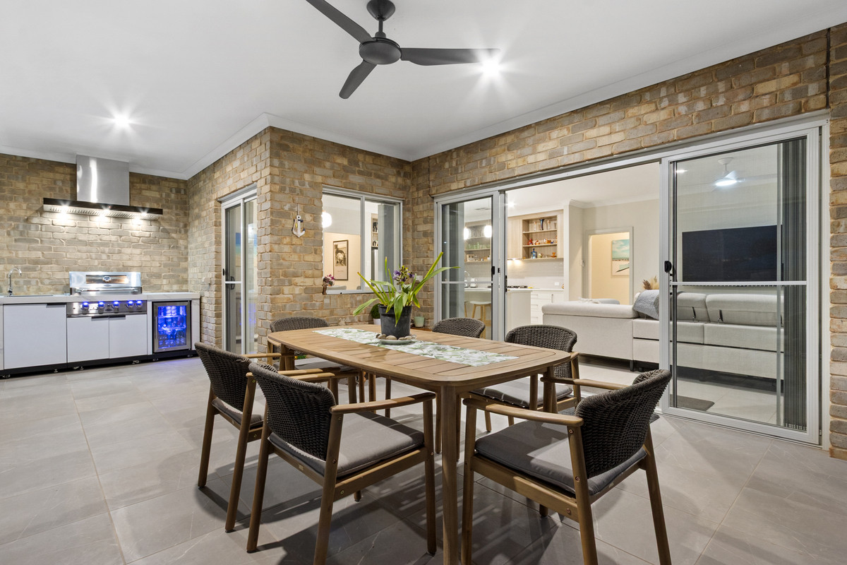 Stylish Coastal Living with Caravan Access, Solar & Shedding