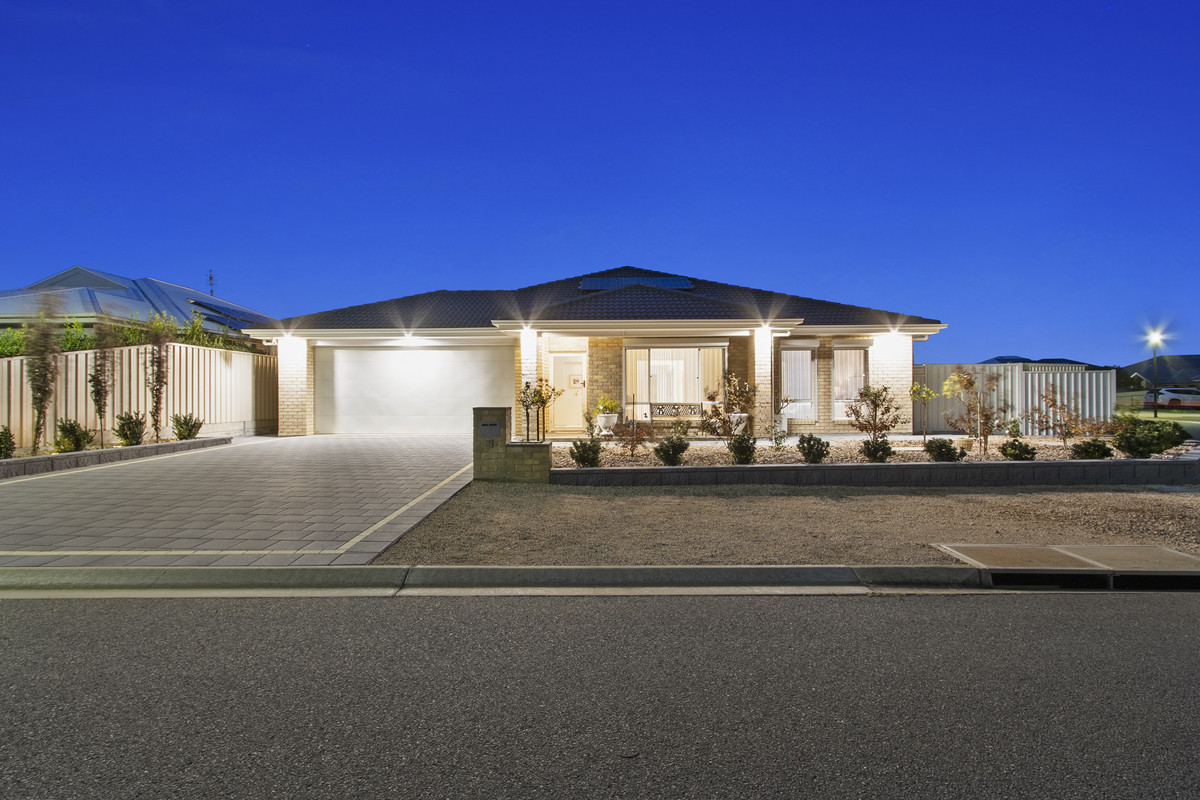 Stylish Coastal Living with Caravan Access, Solar & Shedding
