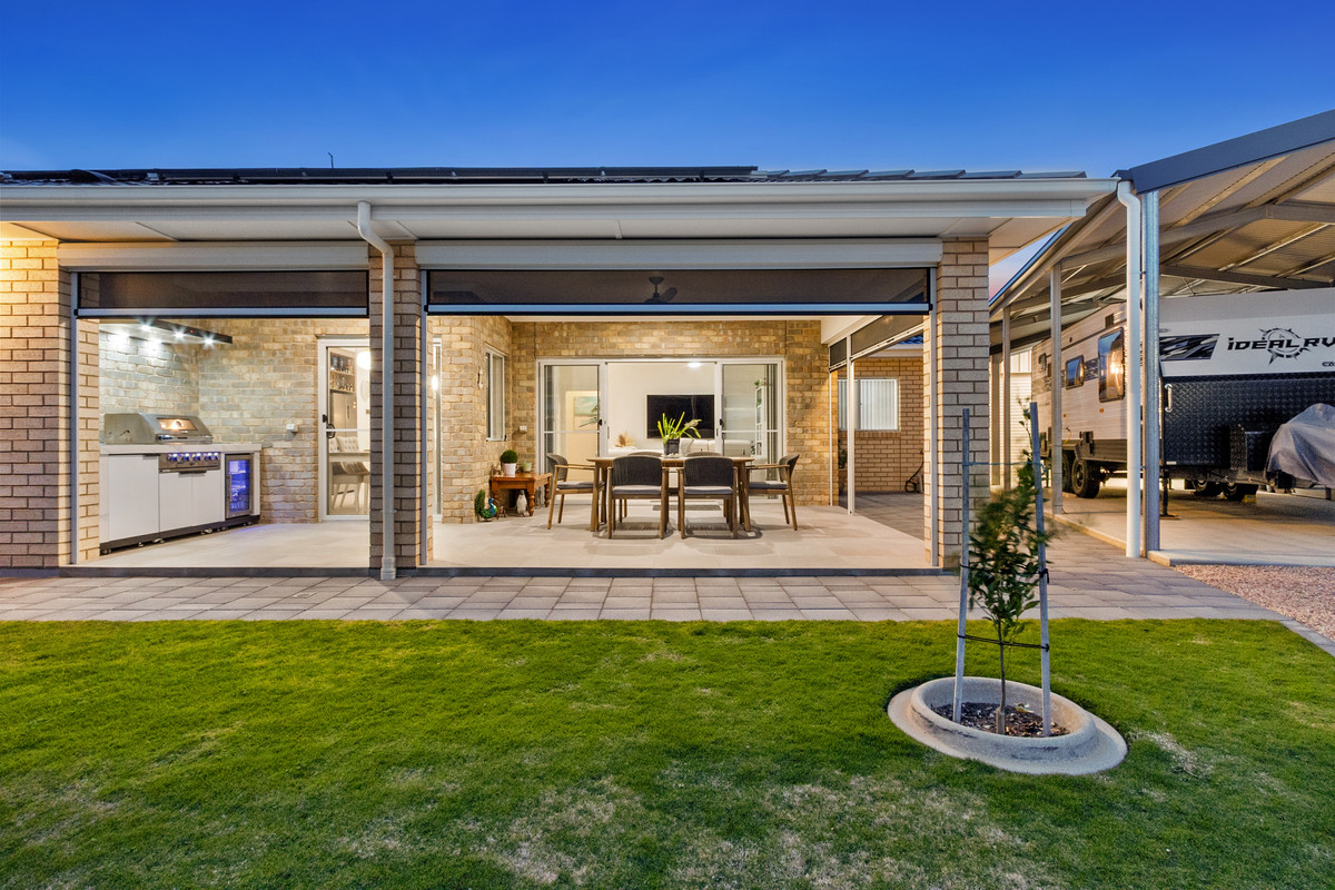 Stylish Coastal Living with Caravan Access, Solar & Shedding