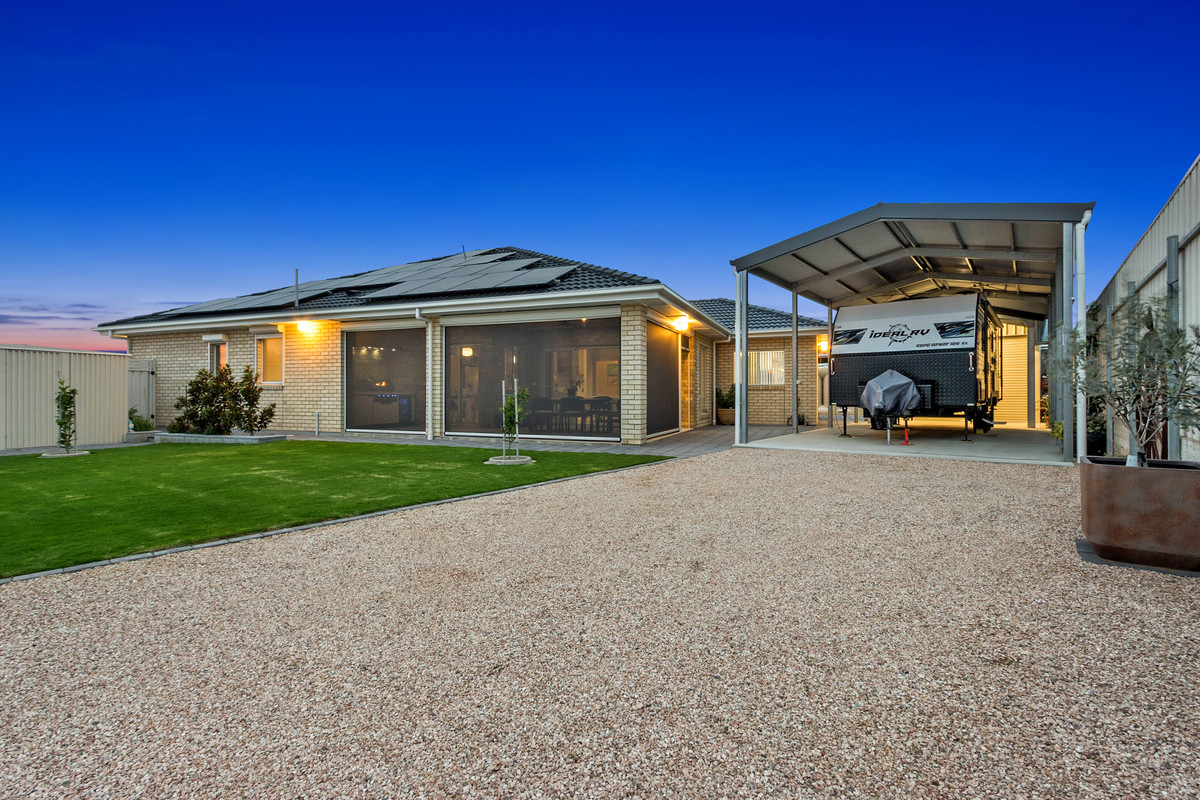Stylish Coastal Living with Caravan Access, Solar & Shedding