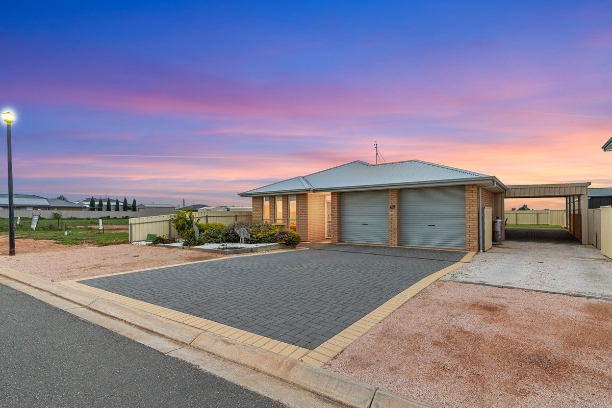 2018-Built Home with Spacious Layout, Solar & Alfresco Entertaining