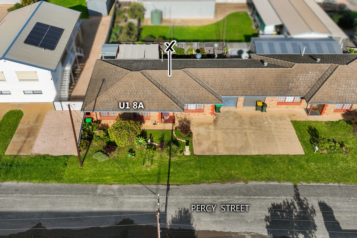 120m from the beach, unit living
