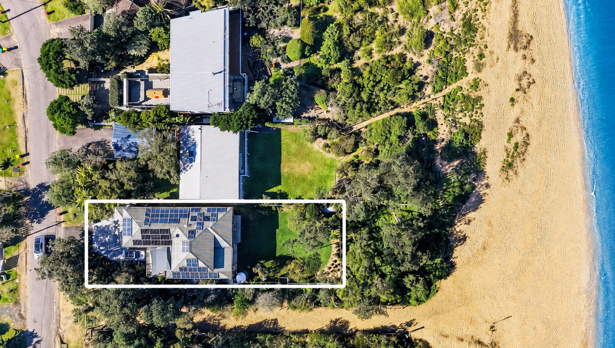 Residential for sale in Copacabana, 247 Del Monte Place, Copacabana NSW 2251, 561 m²