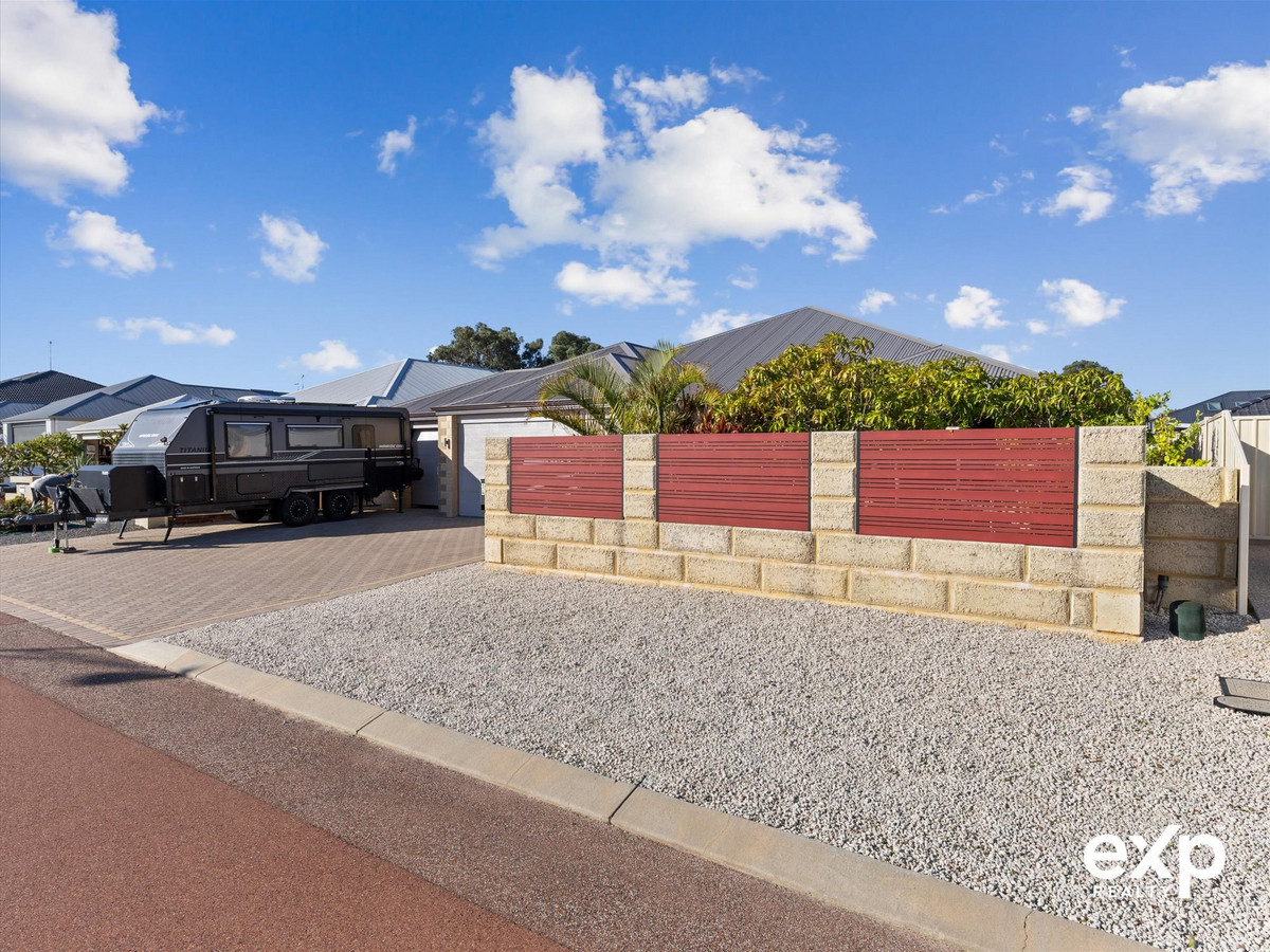OCEAN BREEZE & SERENITY PLEASE, MADORA BAY OPPULENCE JUST 750M FROM BEACH.