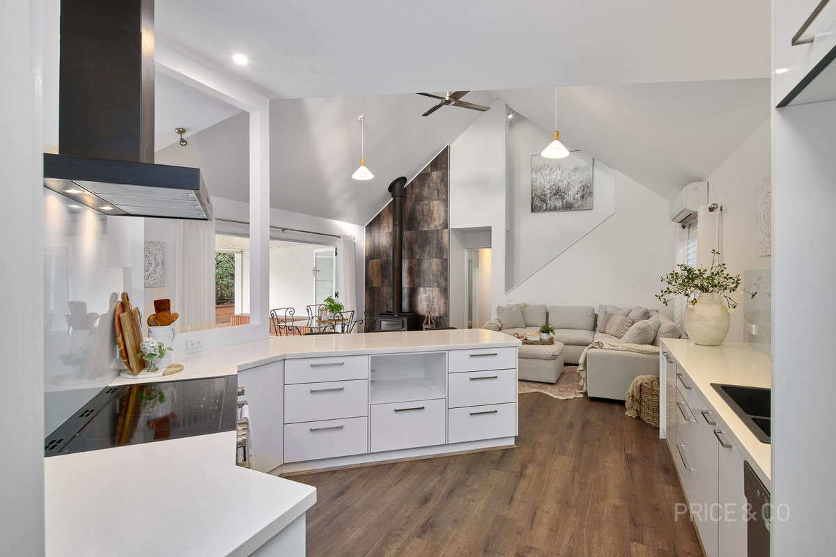 Coastal Living With Space To Entertain