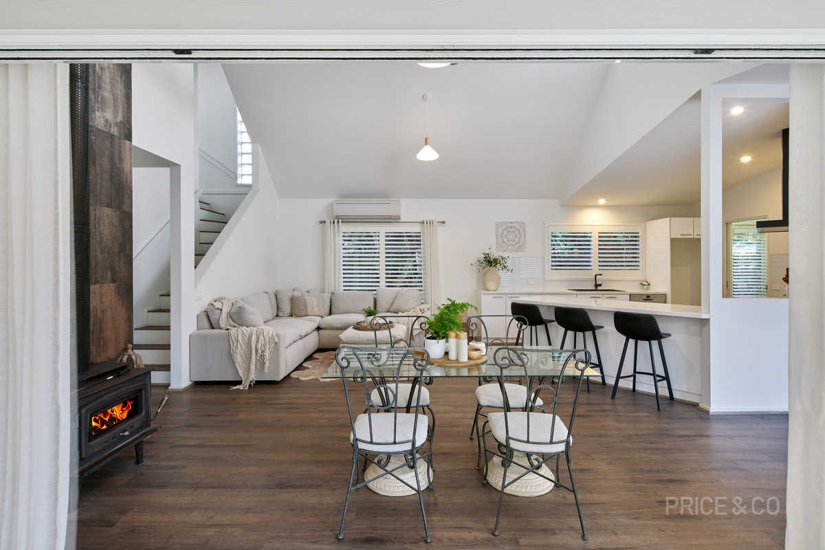 Coastal Living With Space To Entertain