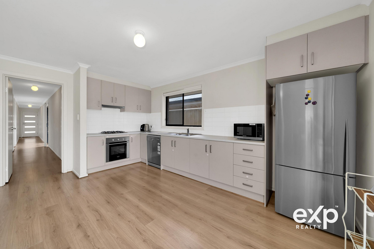 Residential for sale in Paralowie, 29 Parkfield Loop, Paralowie SA 5108, 270 m²