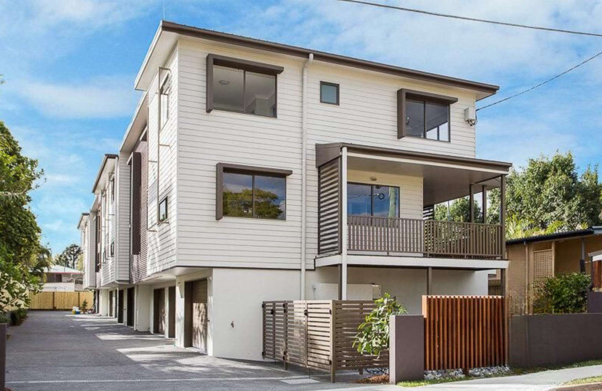 Inner-City Convenience with Modern and Effortless Townhouse Living
