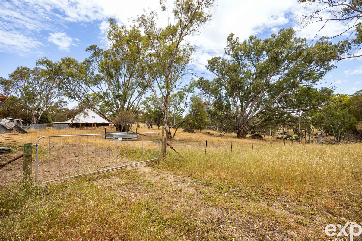 13.81 Acres with Approved DA & Sweeping Northern Lofty Ranges Views