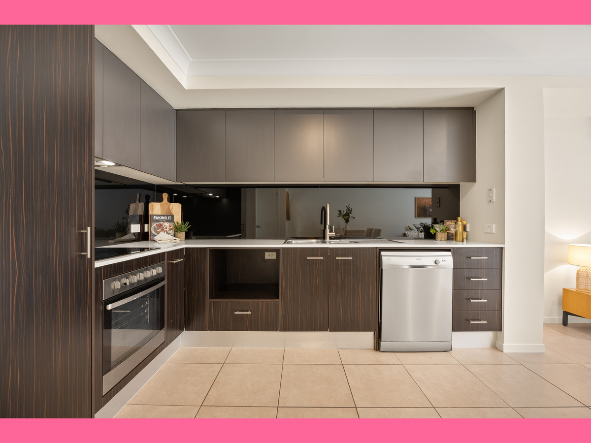 Stylish Townhouse Living In Small Complex