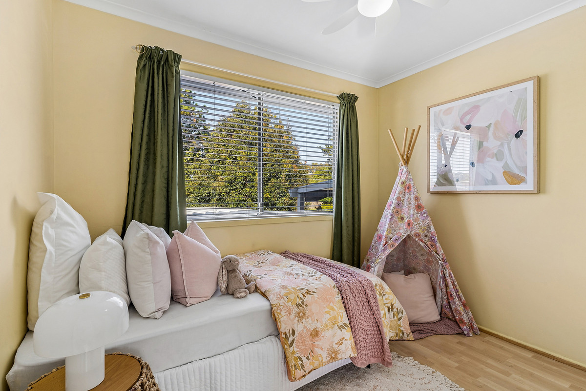 Comfort, Convenience & Location!!