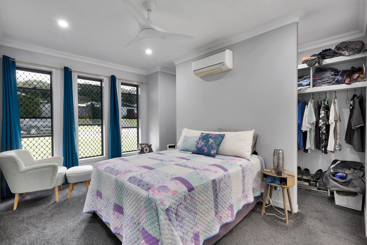 Family-Friendly Gem in Beaconsfield's Heart. Price reduced to match the current market. Owners are saying sell to move into retirement!!!!
