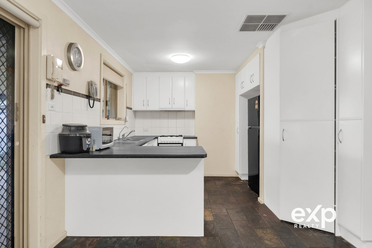 Rare 887m² Family Entertainer with Huge Backyard & 3 Sheds