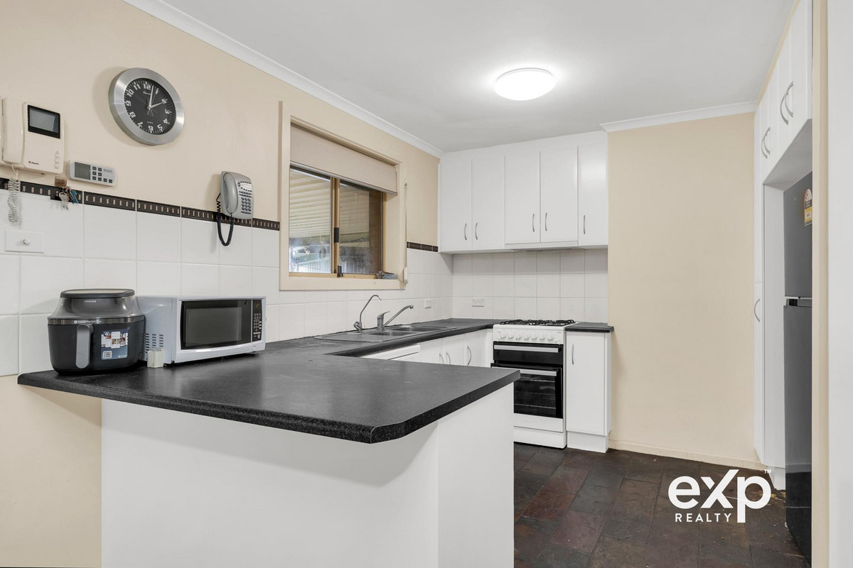 Rare 887m² Family Entertainer with Huge Backyard & 3 Sheds