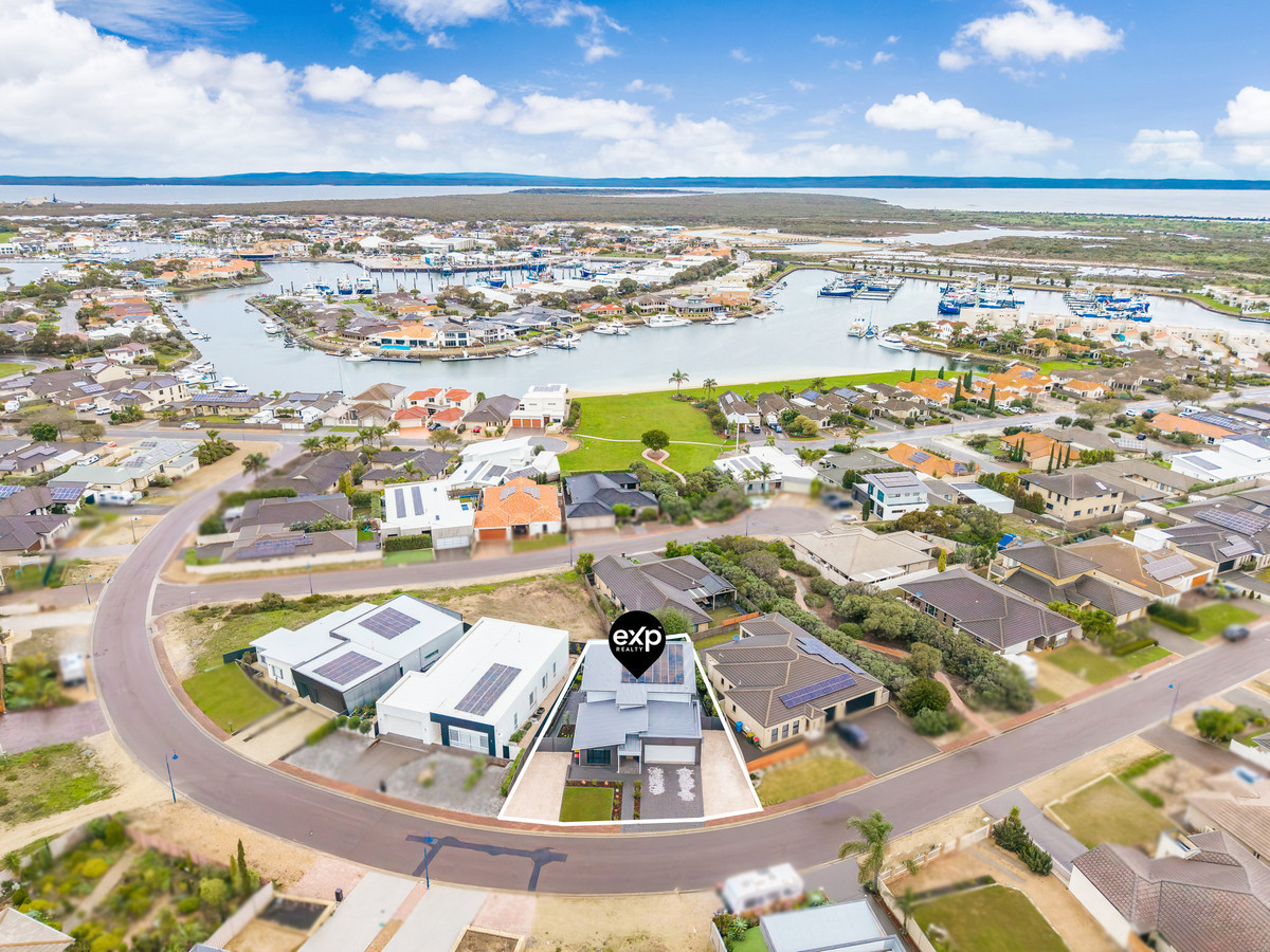 Elevated Marina Living with Space, Style & Spectacular Views