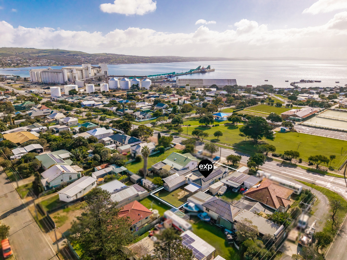 Charming Character Home in a Prime City-Fringe Location