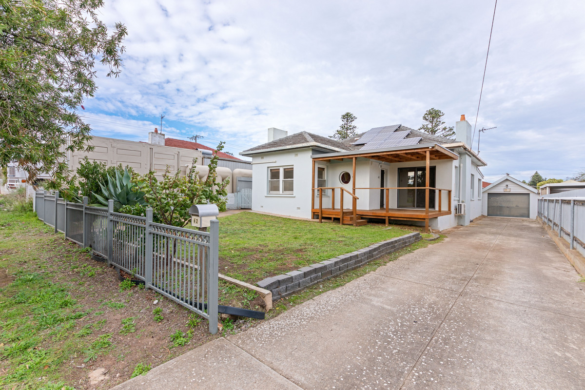 Charming Character Home in a Prime City-Fringe Location
