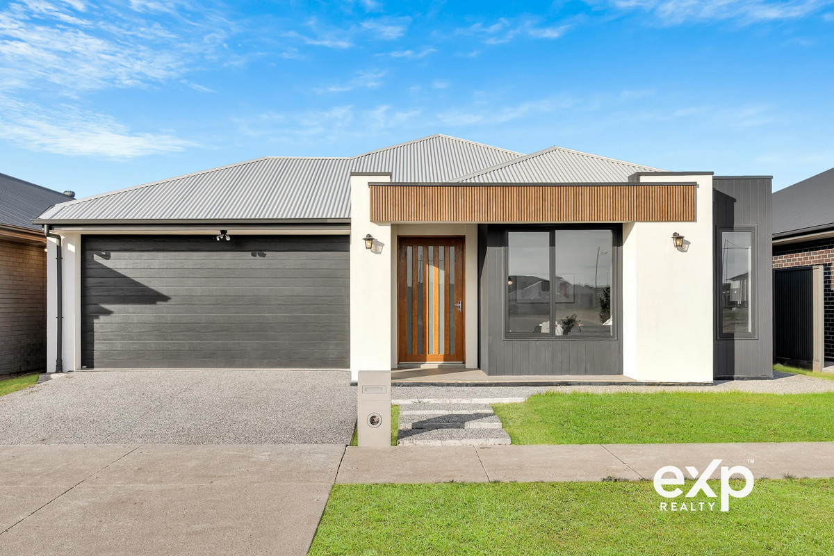Stunning Brand-New Family Home with Sunroom & Multiple Living Spaces – First Home Owner Grant Available (Eligibility Criteria Apply)