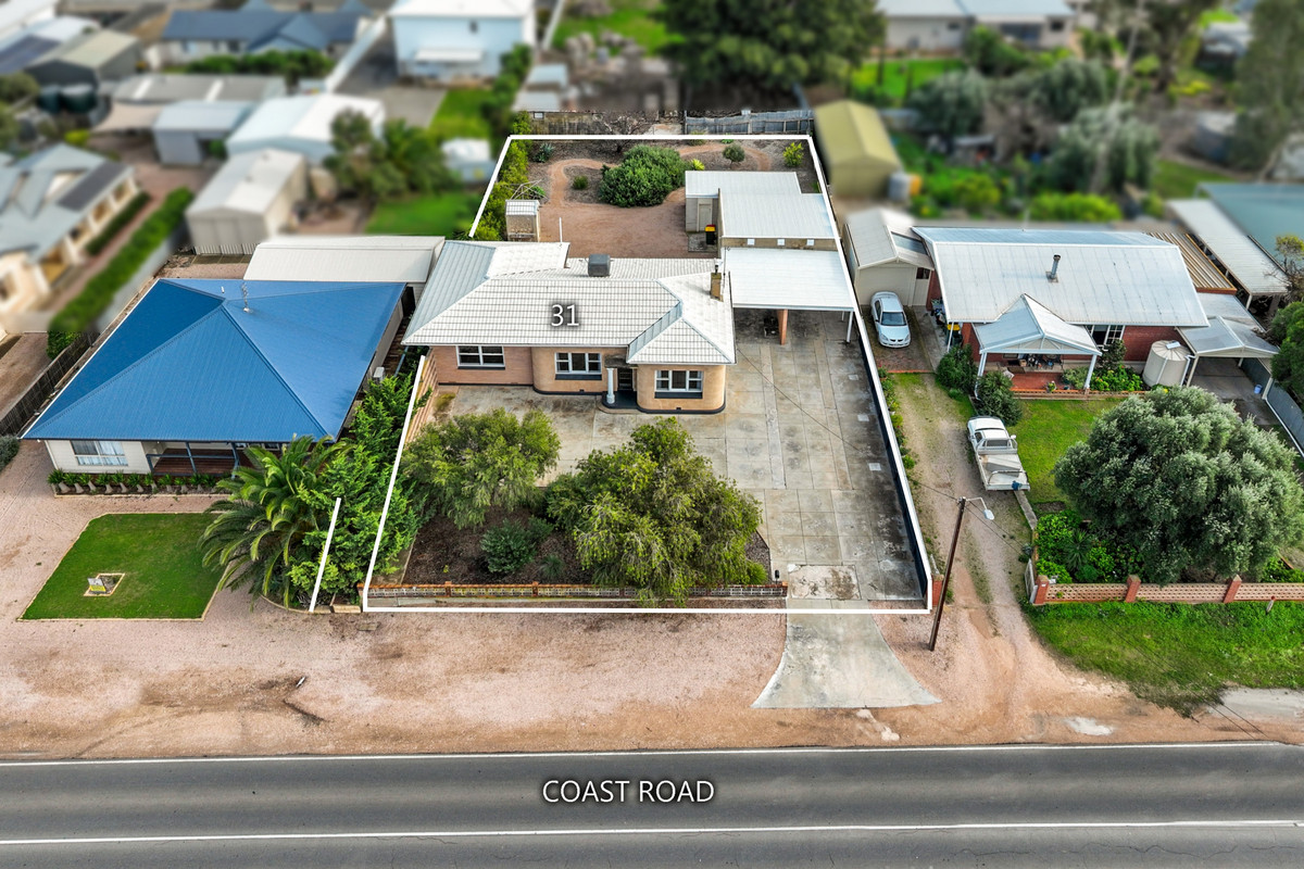 Flexible Family Living with Shedding, Space & Coastal Convenience