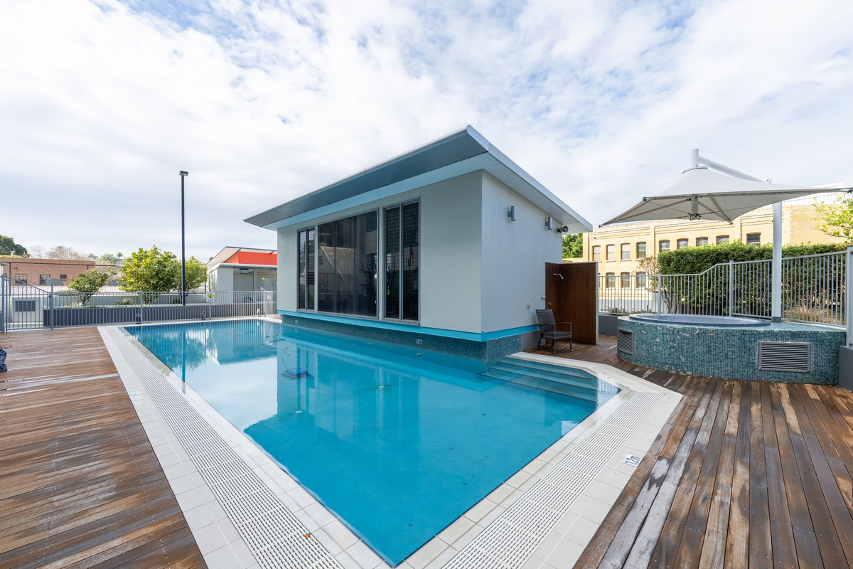DON’T MISS THIS FREO GEM – RARE 3-BEDROOM LUXURY APARTMENT IN THE HEART OF GALLERY SUITES, FREMANTLE’S VIBRANT HARBOUR PRECINCT.
