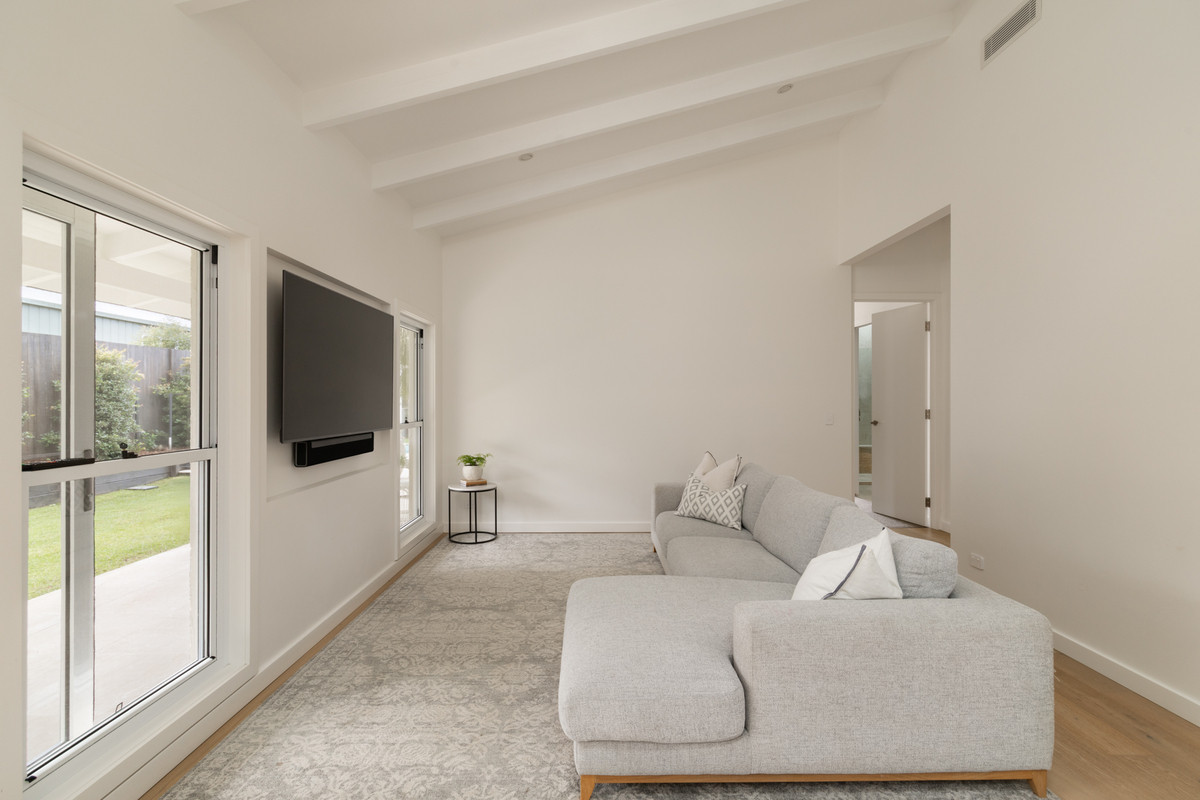 Beautifully Renovated Architectural Family Retreat of Exceptional Calibre