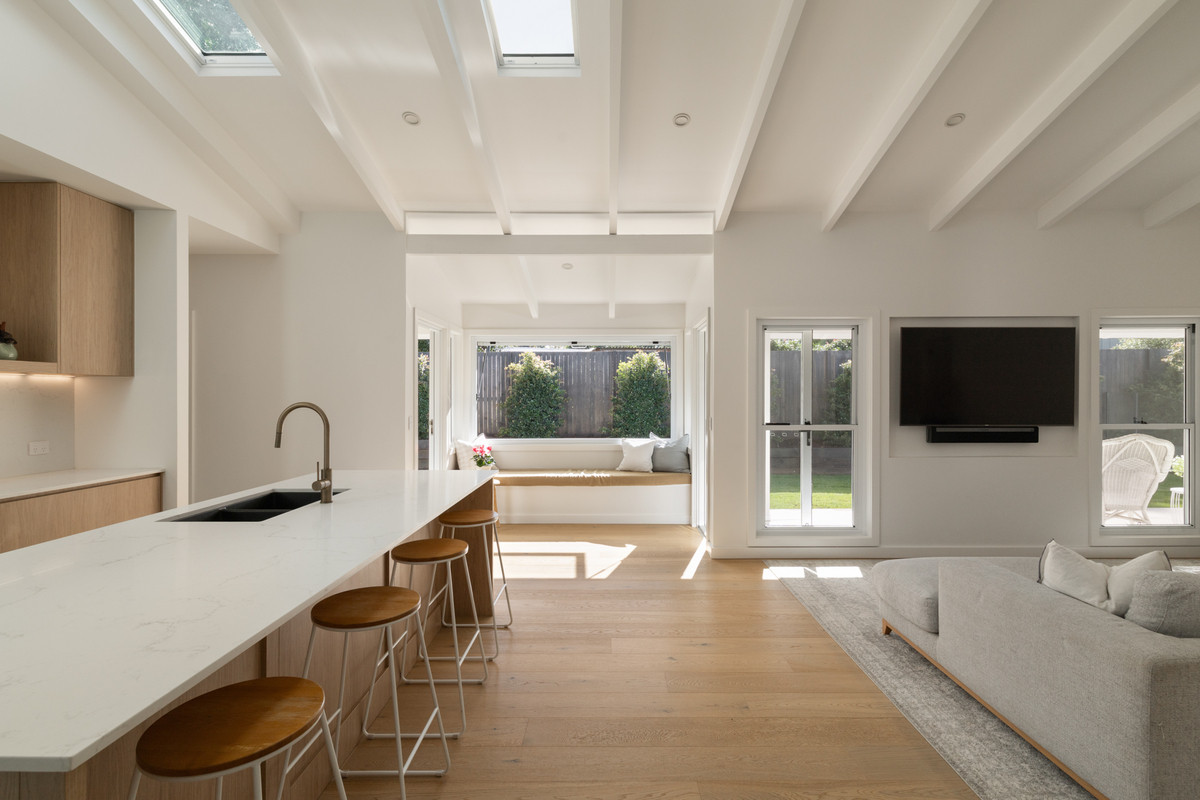 Beautifully Renovated Architectural Family Retreat of Exceptional Calibre