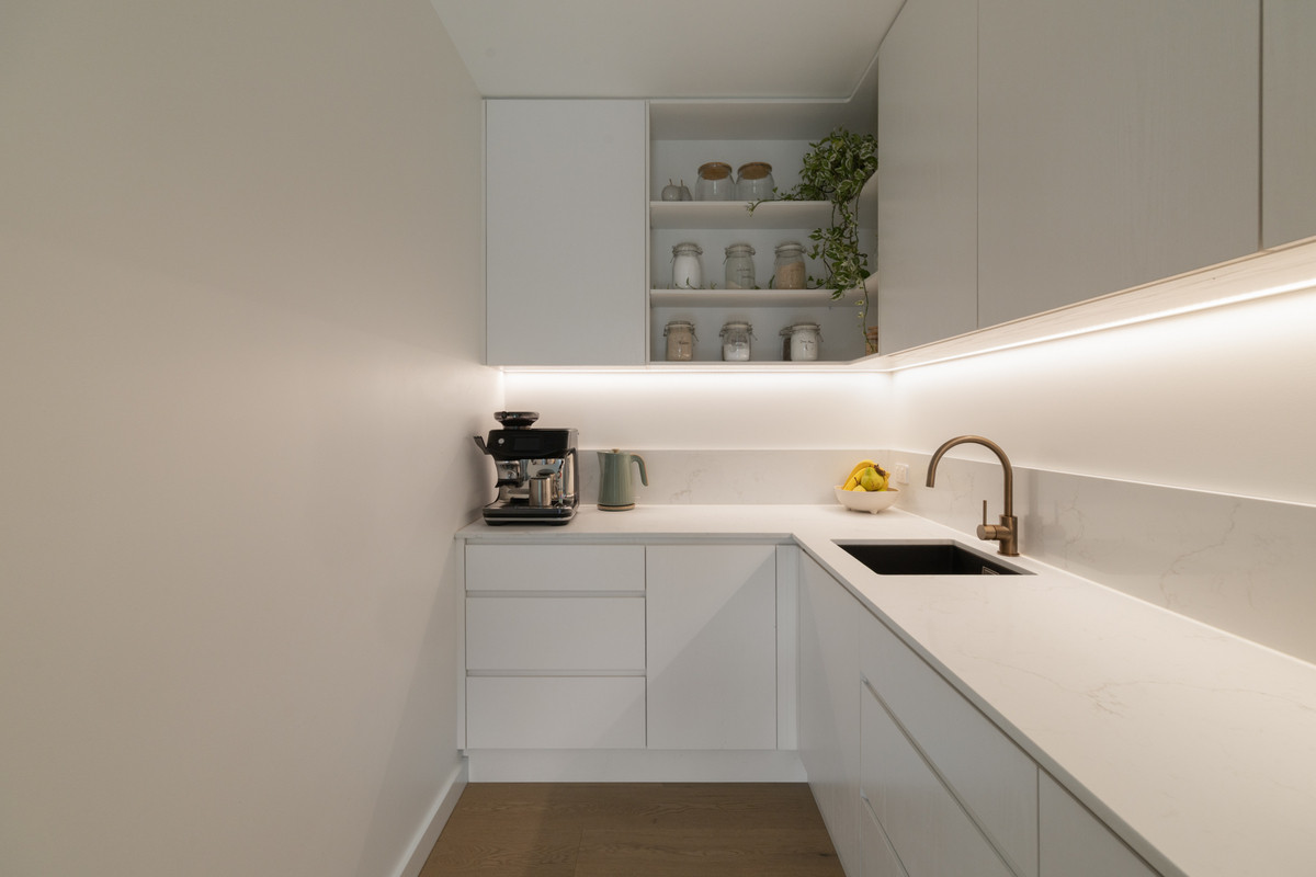 Beautifully Renovated Architectural Family Retreat of Exceptional Calibre