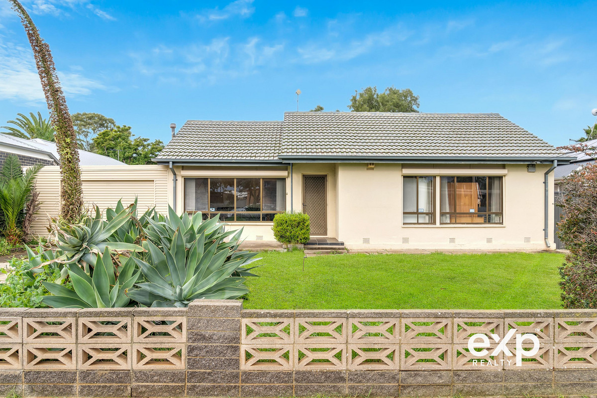 Wide Frontage • 674m² Allotment • Future Potential • Walk to Transport