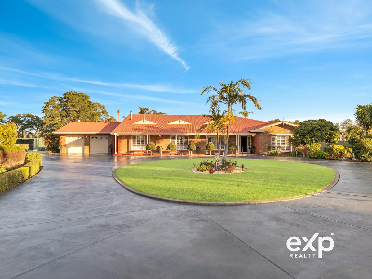 🌿 20 Acres of Privacy, Prestige & Endless Possibilities – A Rare Hills Lifestyle Opportunity Only 40 Minutes from the CBD