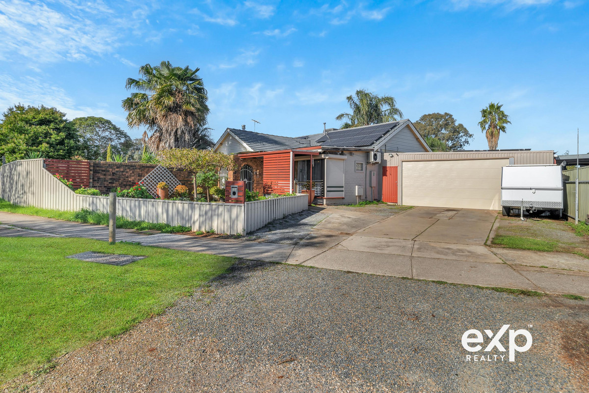 🏡 Huge 925m² Allotment | 26.3m Frontage | Double Brick Home | Endless Potential!