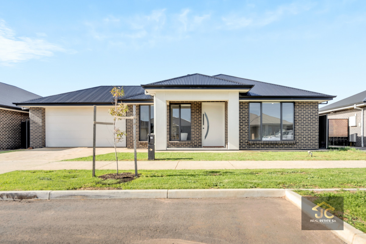 Grand Family Living on 540sqm – A Premium Lifestyle Opportunity in Riverlea Park