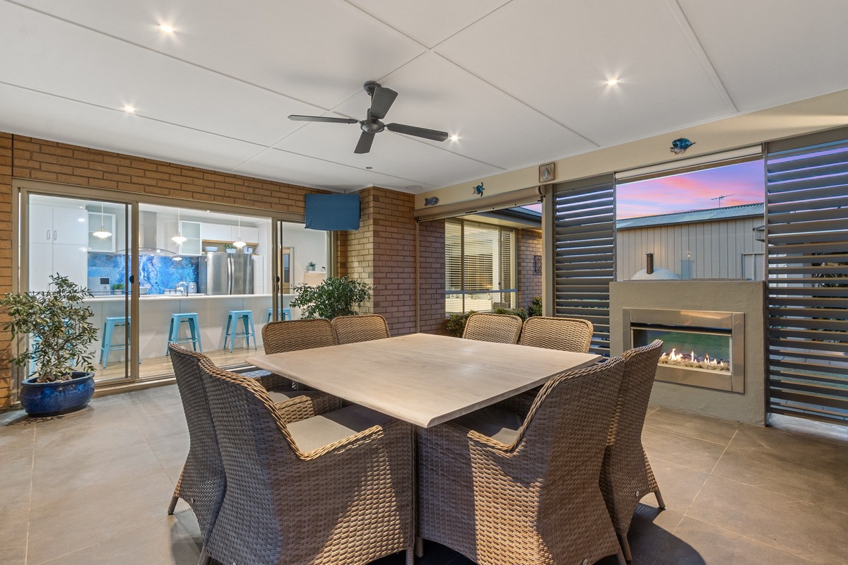The Complete Coastal Package with Exceptional Shedding & Flexible Family Living