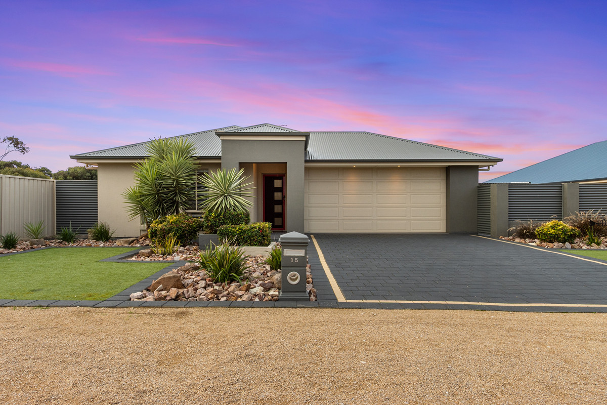 The Complete Coastal Package with Exceptional Shedding & Flexible Family Living