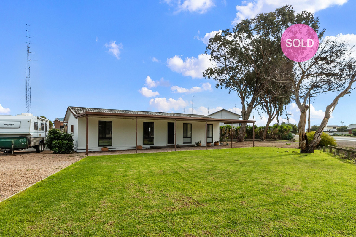Residential for sale in Moonta Bay, 22 Rossiters Road, Moonta Bay SA 5558, 912 m²