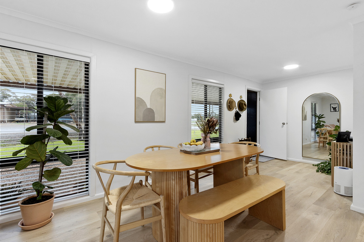 Walk to the Beach, Jetty & Splash Town from this renovated home