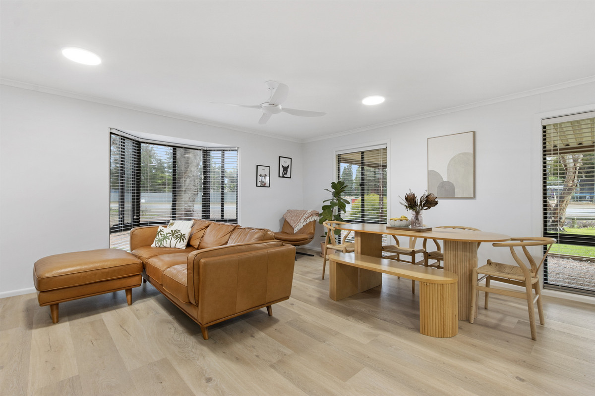 Walk to the Beach, Jetty & Splash Town from this renovated home