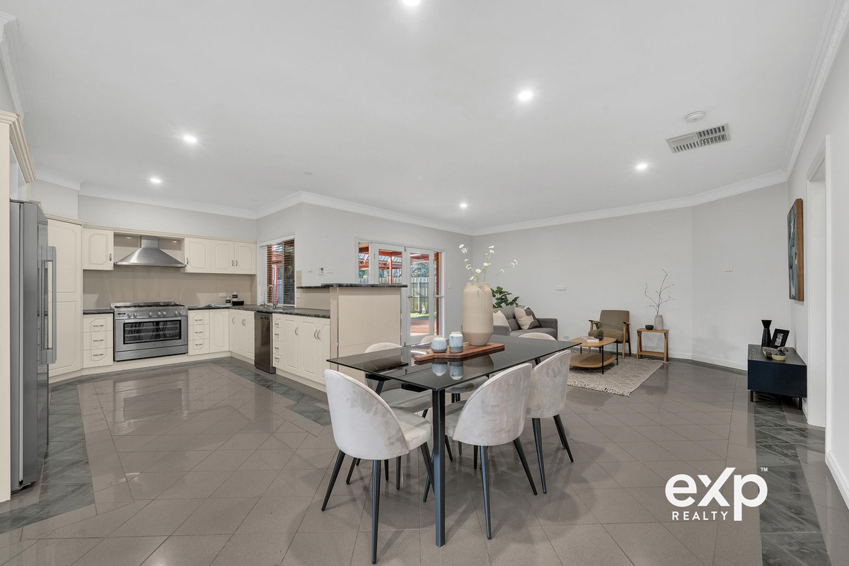 Family Living on a Massive 814sqm Block