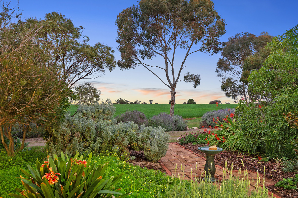 Residential for sale in Moonta, 12881 Spencer Highway, Moonta SA 5558, 19250 m²