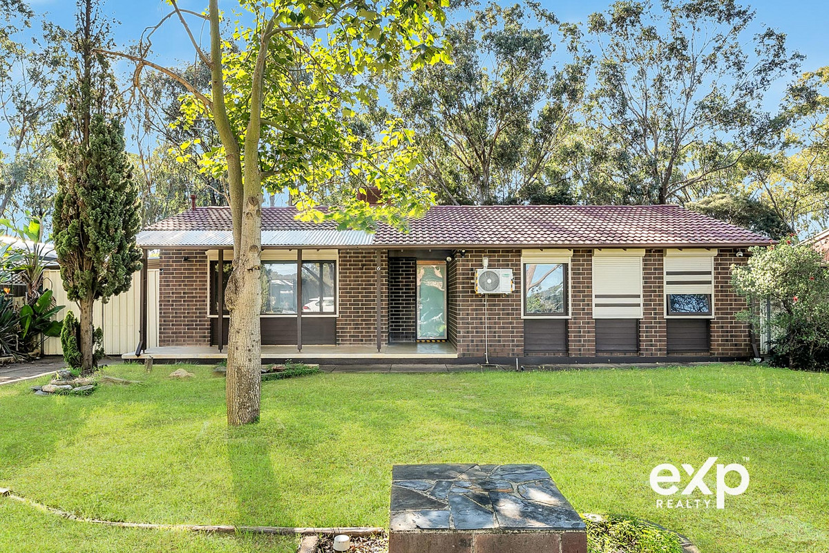 🏡  Family Home on a Huge 649m² (Approx.) Allotment with Wide 21m Frontage!