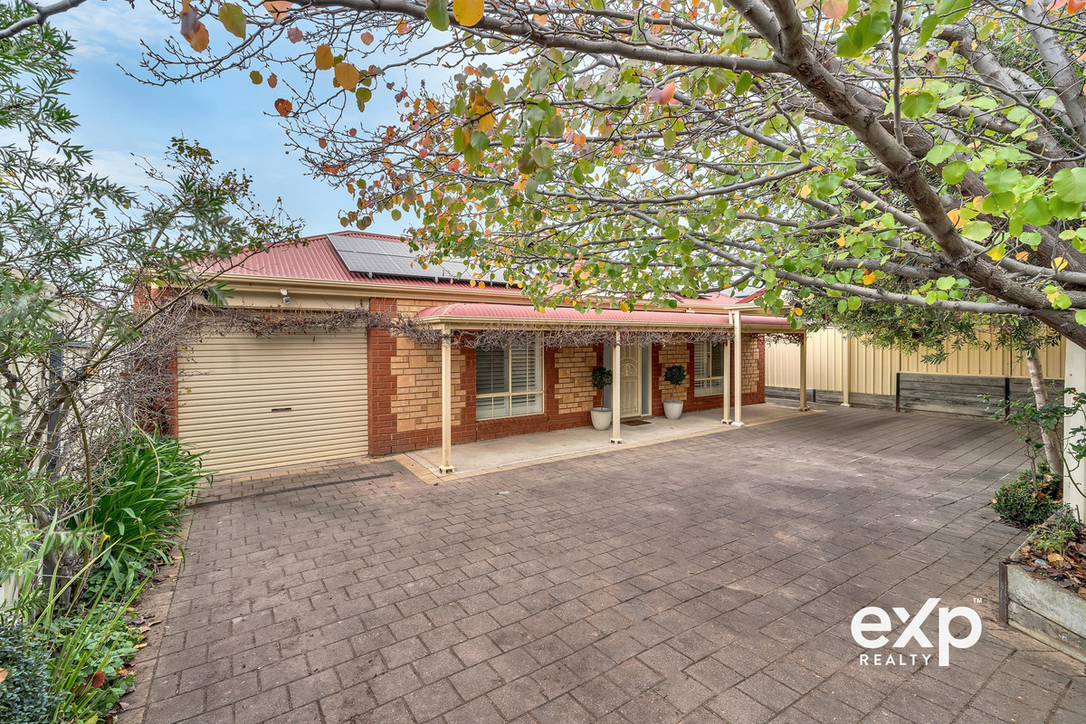 Grand Family Living Meets Massive Energy Savings in Prime Klemzig Location!