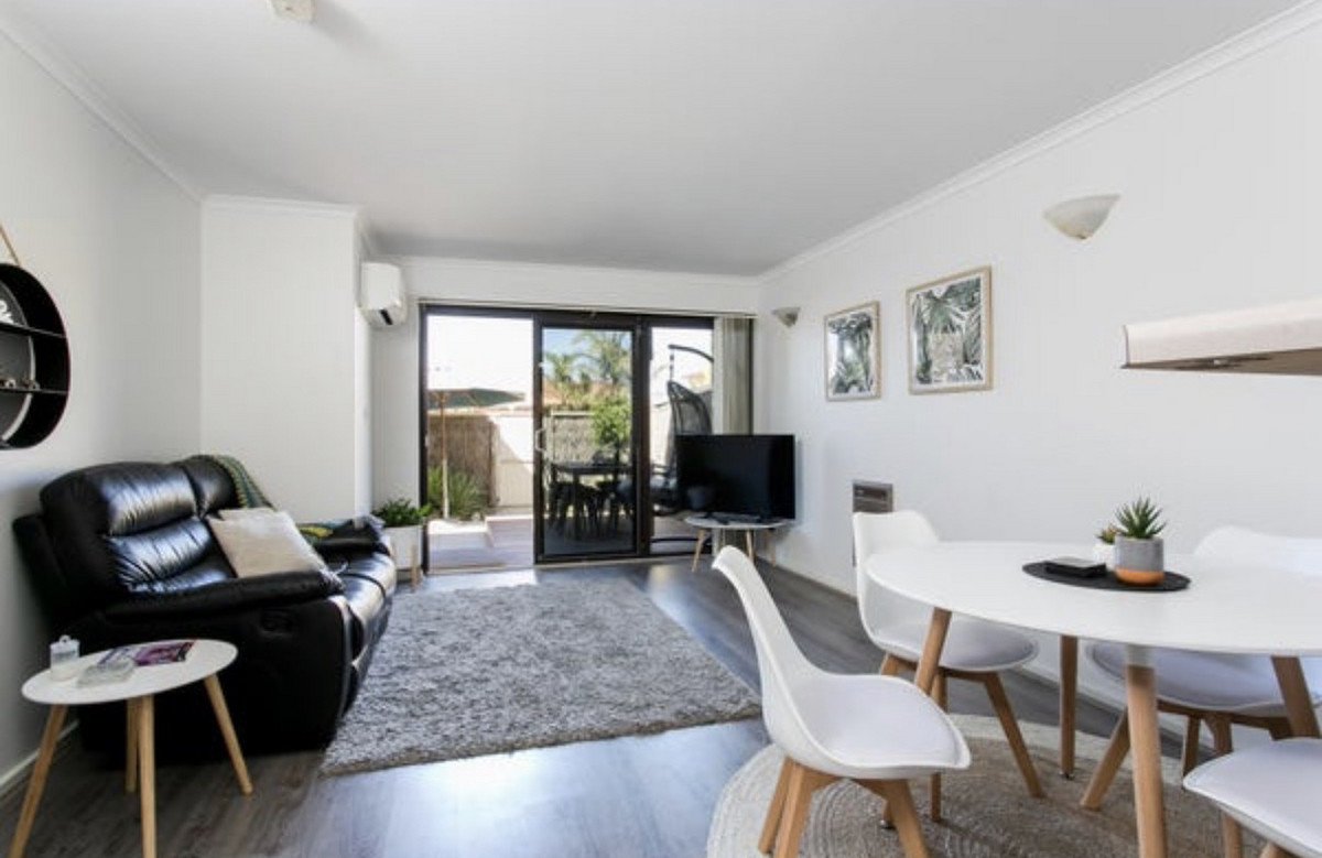 Easy-Care Living in a Prime West Lakes Location - A Great Way To Start