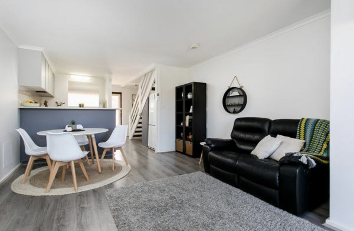 Easy-Care Living in a Prime West Lakes Location - A Great Way To Start