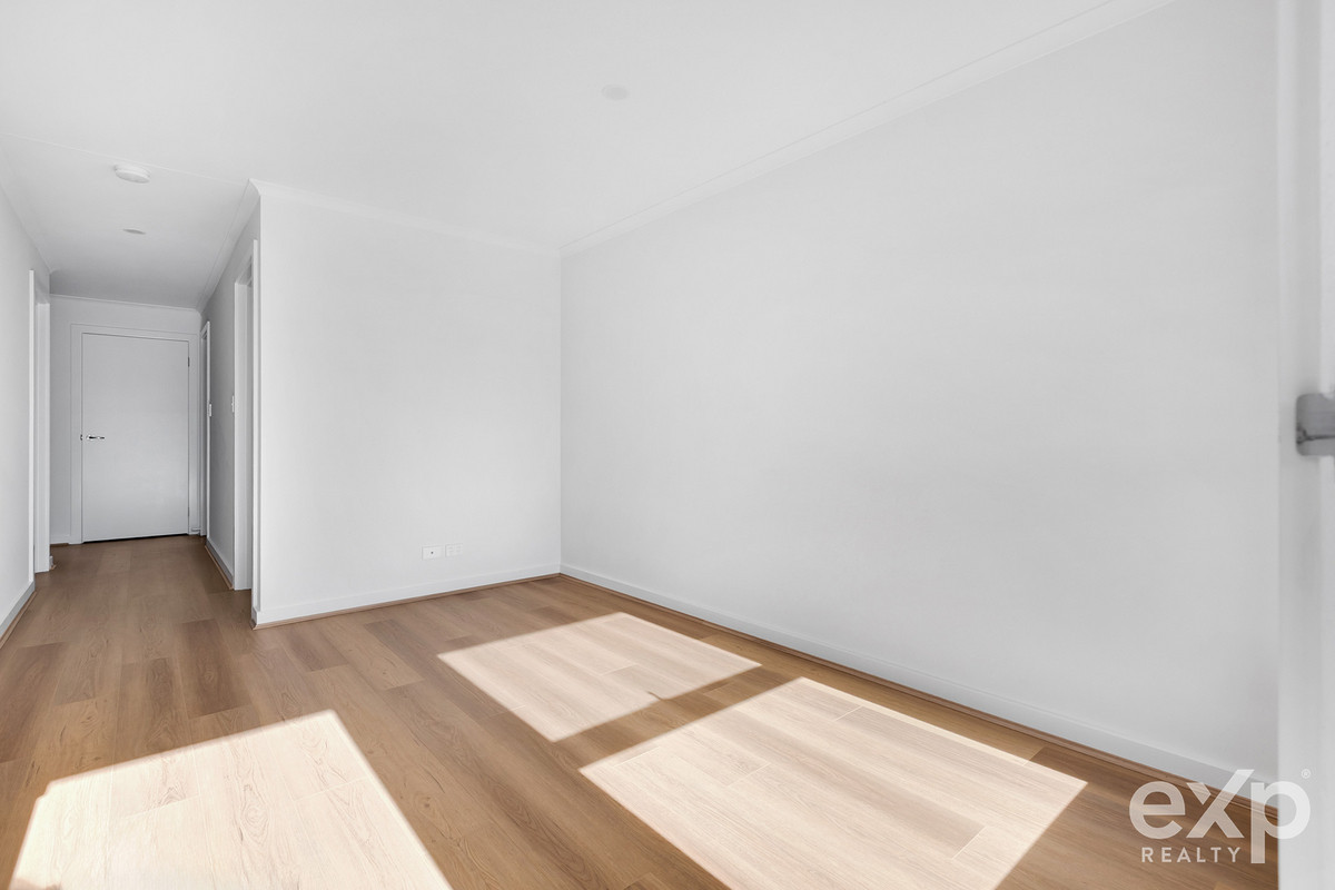 Why wait to build- Near New Home in Great Location!!