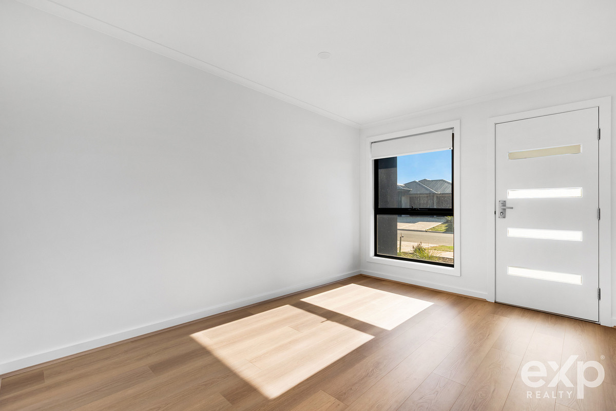 Why wait to build- Near New Home in Great Location!!