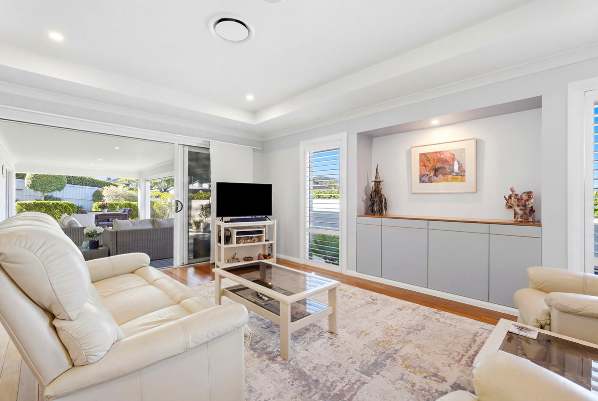 Premium Single-Level Living in Prestigious Figtree Bay Estate