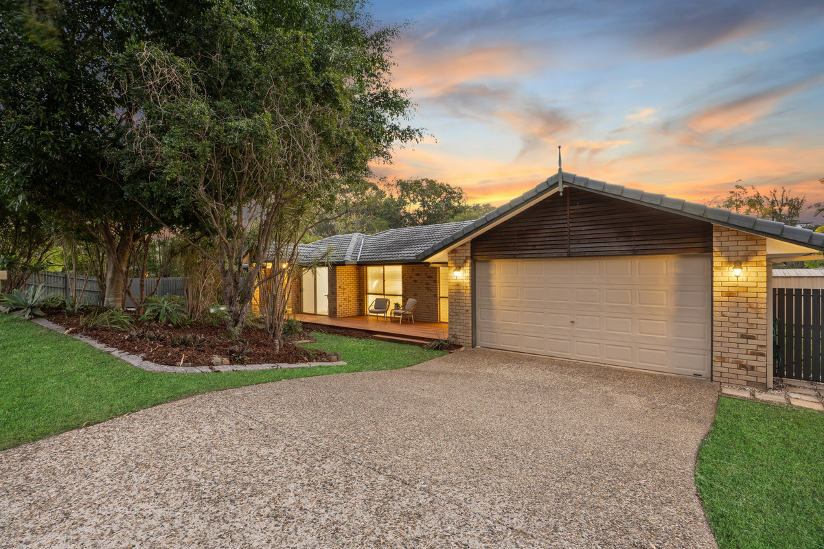 Bushland Backdrop, Brilliant Lifestyle