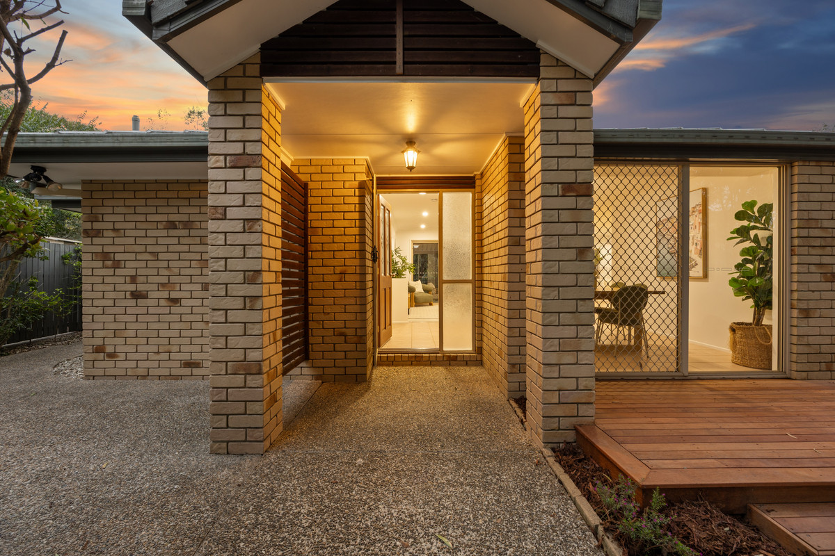 Bushland Backdrop, Brilliant Lifestyle