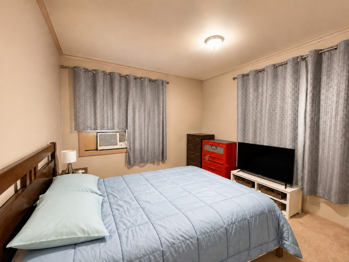 Four Bedrooms, Corner Position and Over 1,000sqm of Possibility